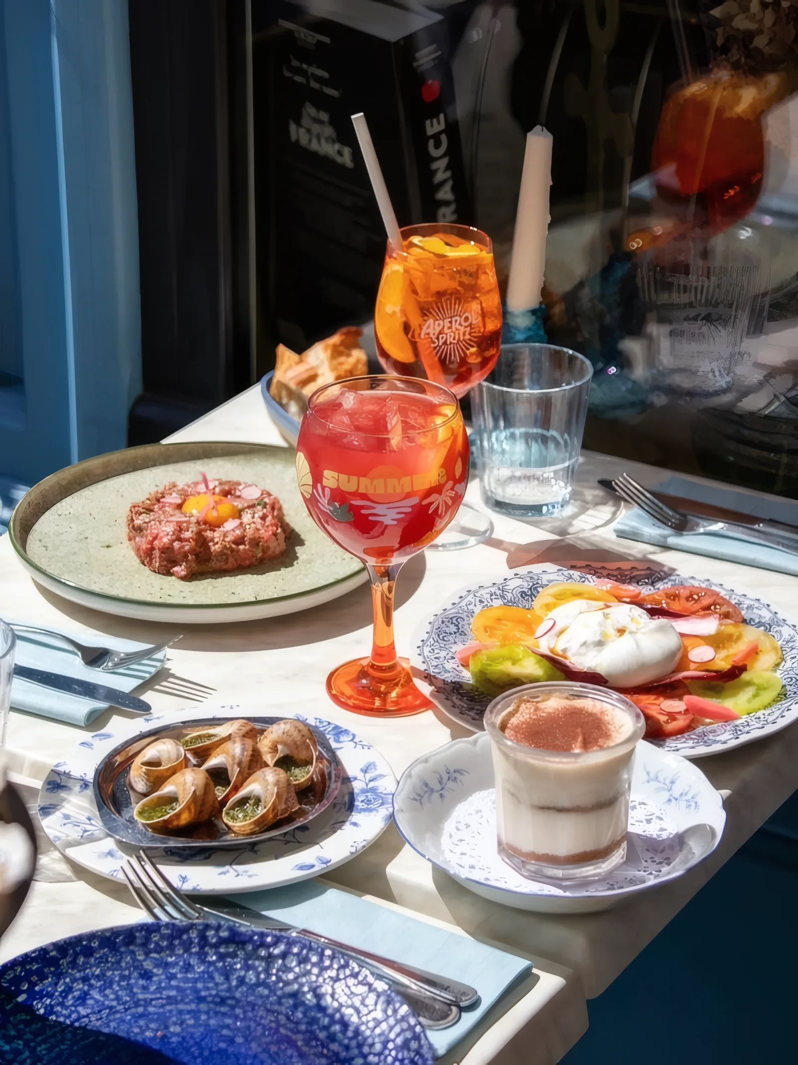 Tartare et apéritif en terrasse aux 4 Mâts